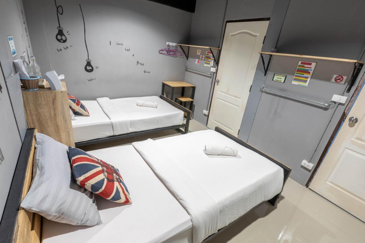 La Belle Nuit House Vandrarhem Chiang Mai Exteriör bild